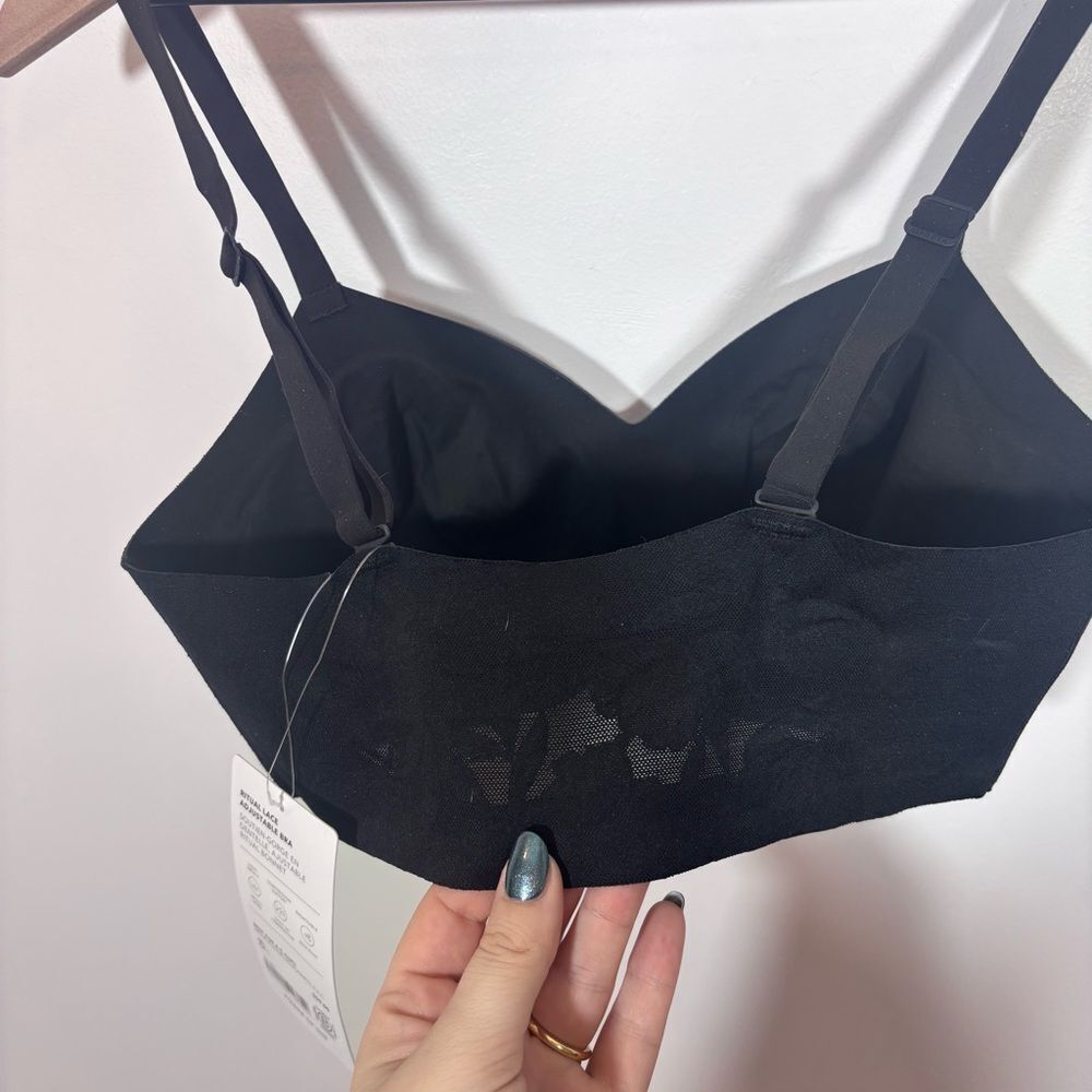 Athleta Ritual Lace Adjustable Bra NEW with tags Large A/C Black Lace - Picture 7 of 12